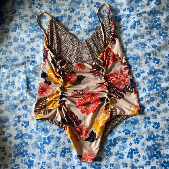 Retro paradise banyans onepiece size medium - Picture 2 of 3